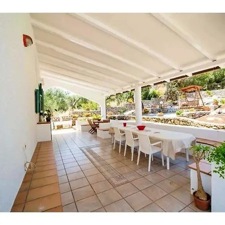 Charming Scarnera Villa *